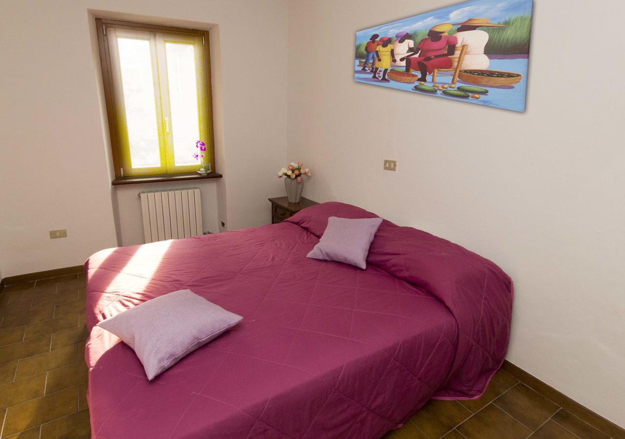 Casa Madali' - Nel Borgo Apartment Marone Bagian luar foto