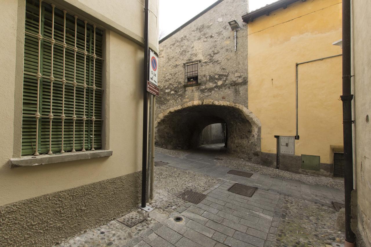 Casa Madali' - Nel Borgo Apartment Marone Bagian luar foto