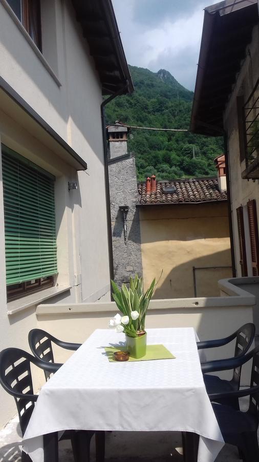 Casa Madali' - Nel Borgo Apartment Marone Bagian luar foto